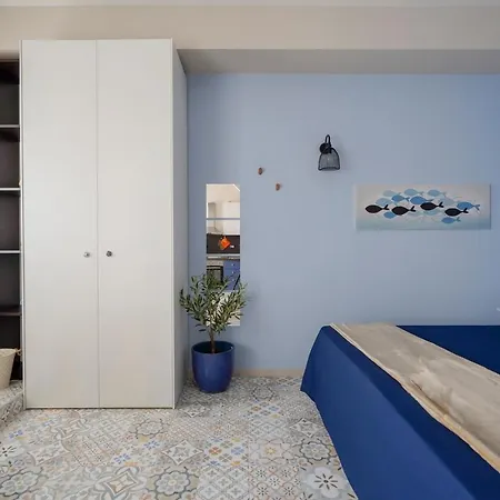 Mediterranea Apartment- Station - Free Wifi&netflix Апартаменты *