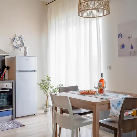 Mediterranea Apartment- Station - Free Wifi&netflix 아파트 바리