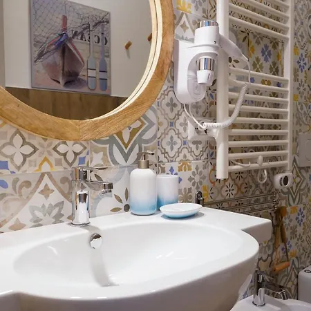 Mediterranea Apartment- Station - Free Wifi&netflix 아파트 바리