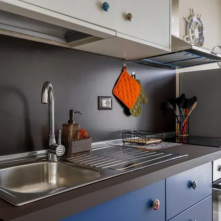 Mediterranea Apartment- Station - Free Wifi&netflix Apartment *