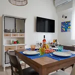 Mediterranea Apartment- Station - Free Wifi&netflix Διαμέρισμα *