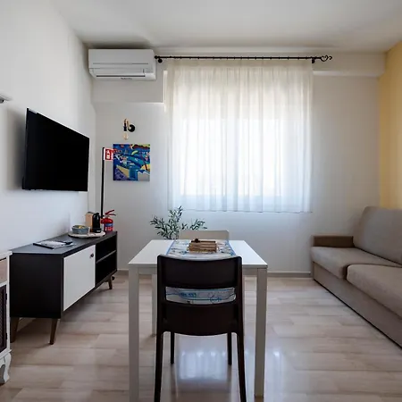 Mediterranea Apartment- Station - Free Wifi&netflix Apartman