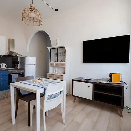 Mediterranea Apartment- Station - Free Wifi&netflix Apartman