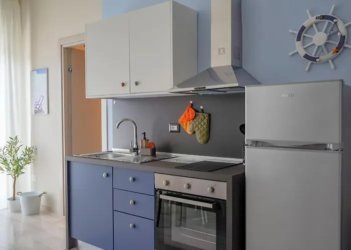 Апартаменты Mediterranea Apartment- Station - Free Wifi&netflix Бари