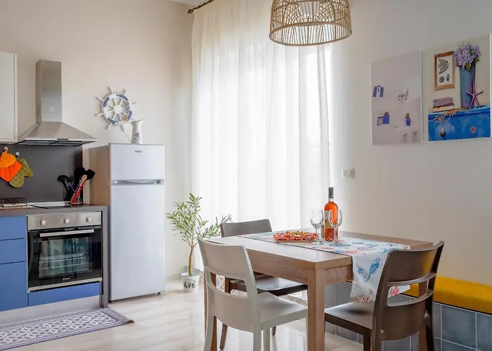 Mediterranea Apartment- Station - Free Wifi&netflix Апартаменты Бари