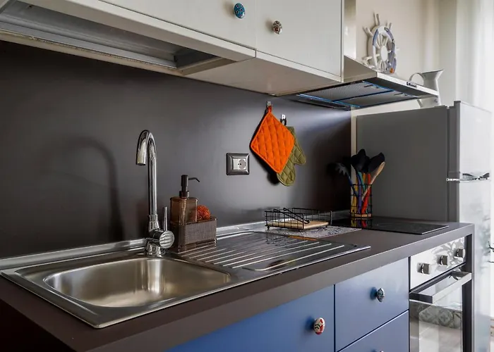 Mediterranea Apartment- Station - Free Wifi&netflix Апартаменты *