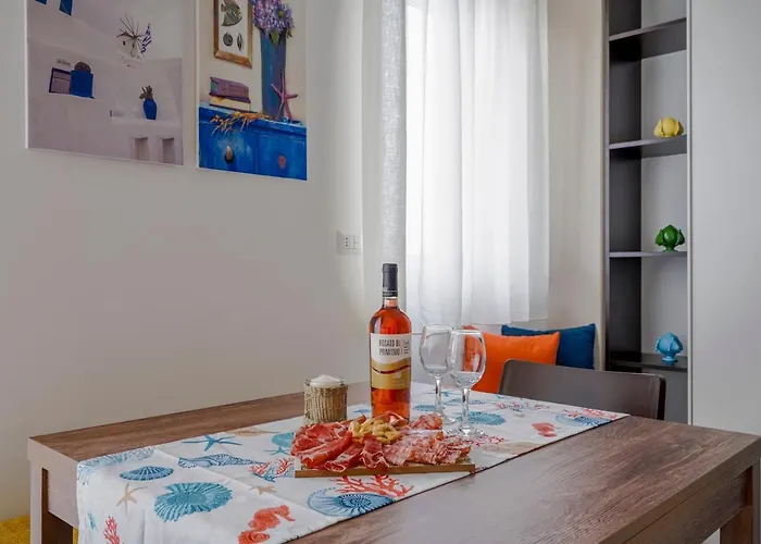 Mediterranea Apartment- Station - Free Wifi&netflix Апартаменты *