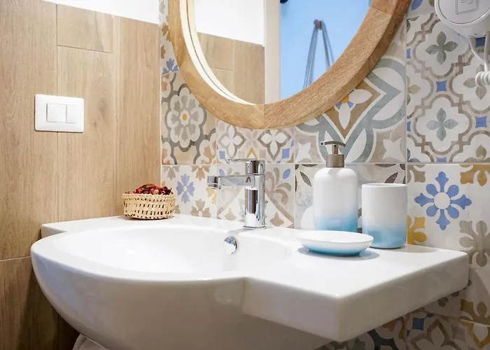 Mediterranea Apartment- Station - Free Wifi&netflix Апартаменты *