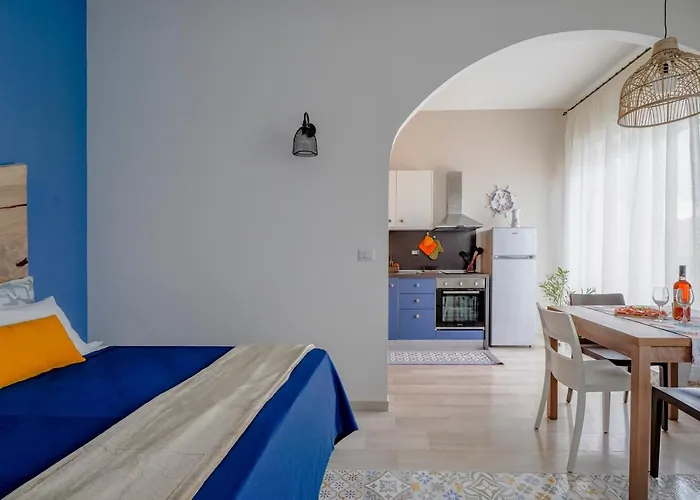 Mediterranea Apartment- Station - Free Wifi&netflix Апартаменты