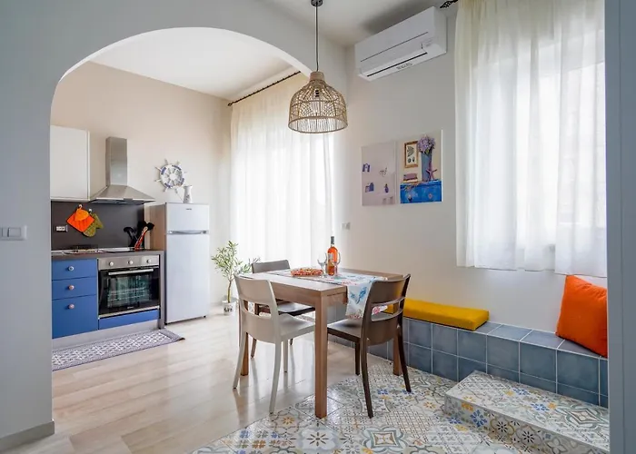 Mediterranea Apartment- Station - Free Wifi&netflix Апартаменты *