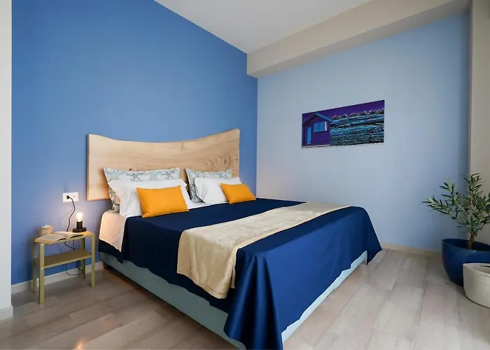 Mediterranea Apartment- Station - Free Wifi&netflix Апартаменты *