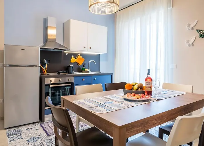 Mediterranea Apartment- Station - Free Wifi&netflix Апартаменты